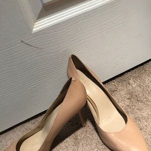 Nine West Beige Heels Size 7  1/2